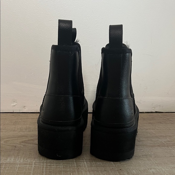 Black Platform Chelsea Boots - Picture 5 of 9